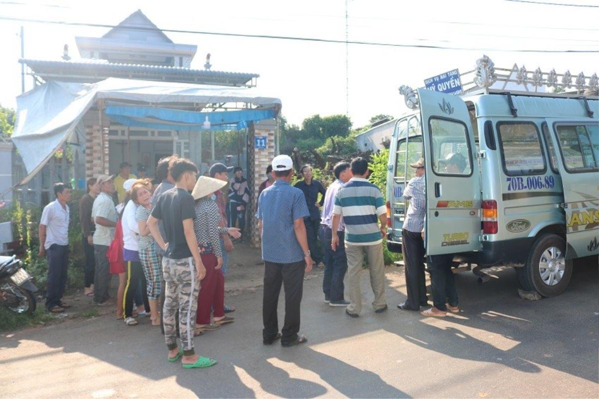 Người thân của thiếu nữ 16 tuổi chết lõa thể trong rừng cao su: 'Nếu không có chuyện xảy ra, tuần sau con bé đi học nghề cùng chị gái' Ảnh 2