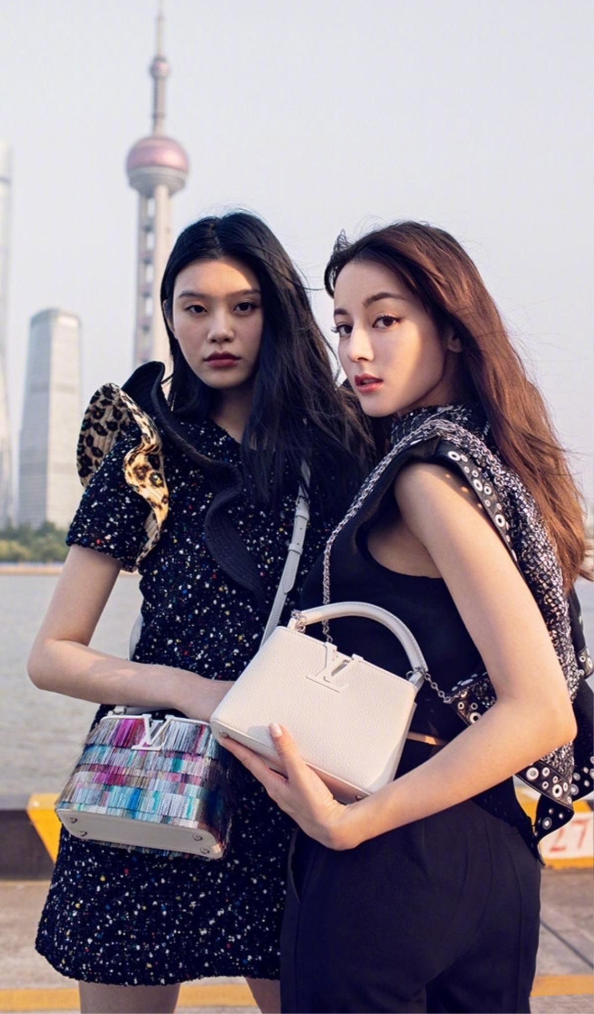 Địch Lệ Nhiệt Ba sánh vai cùng thiên thần nội y Ming Xi trong chiến dịch quảng cáo của nhà mốt Louis Vuitton Ảnh 2