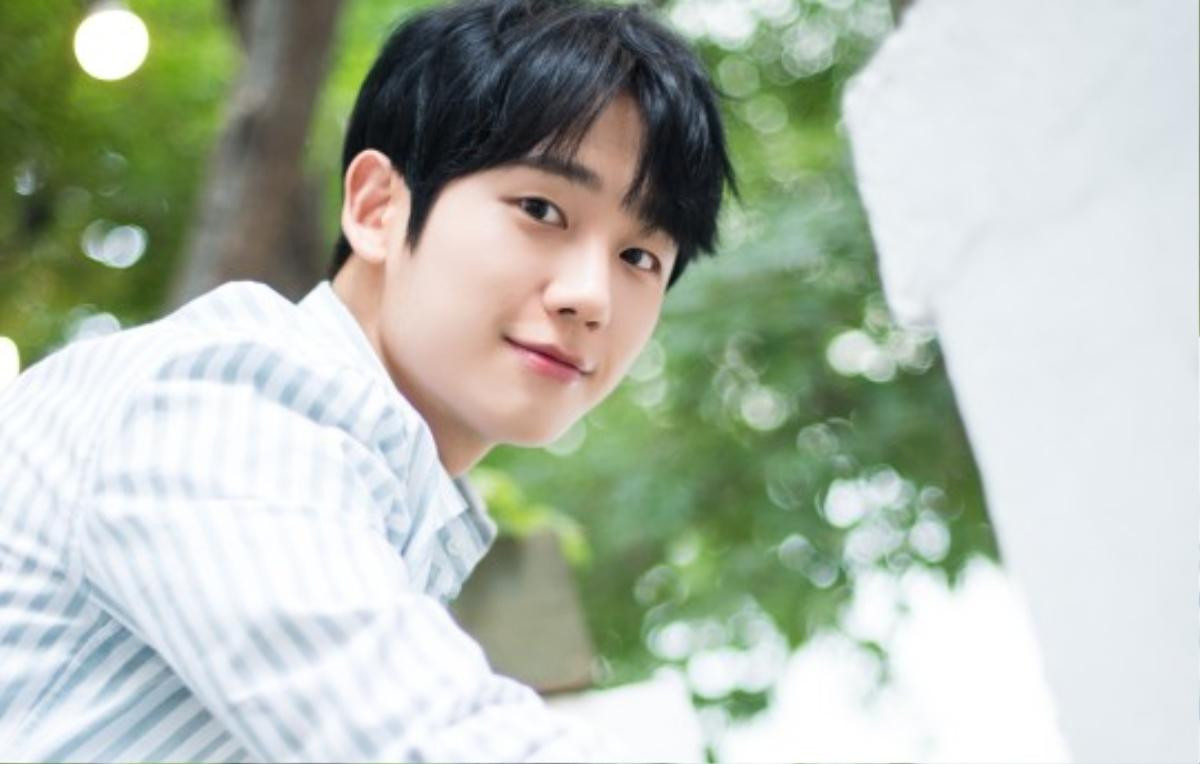 FNC đã phản hồi các thông tin về việc Jung Hae In tậu nhà mới! Ảnh 1