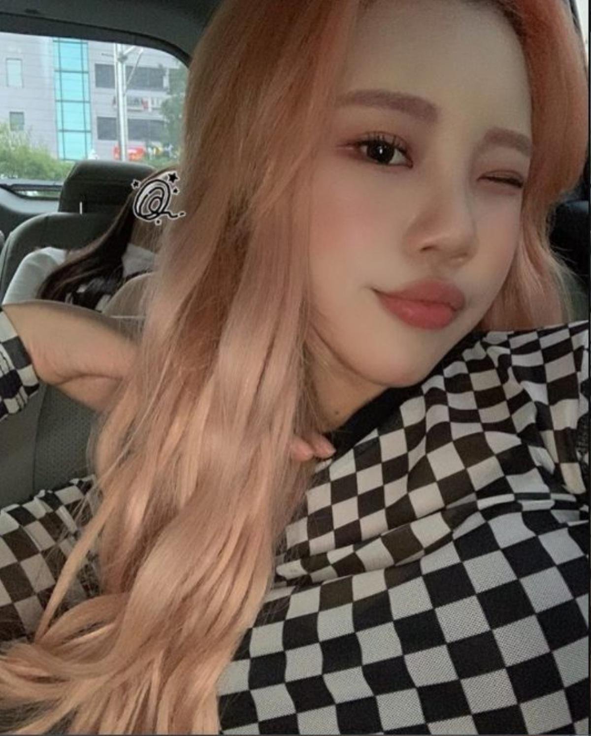 JooE (MOMOLAND) xinh đẹp hơn bao giờ hết nhờ chế độ ăn kiêng của mình Ảnh 7