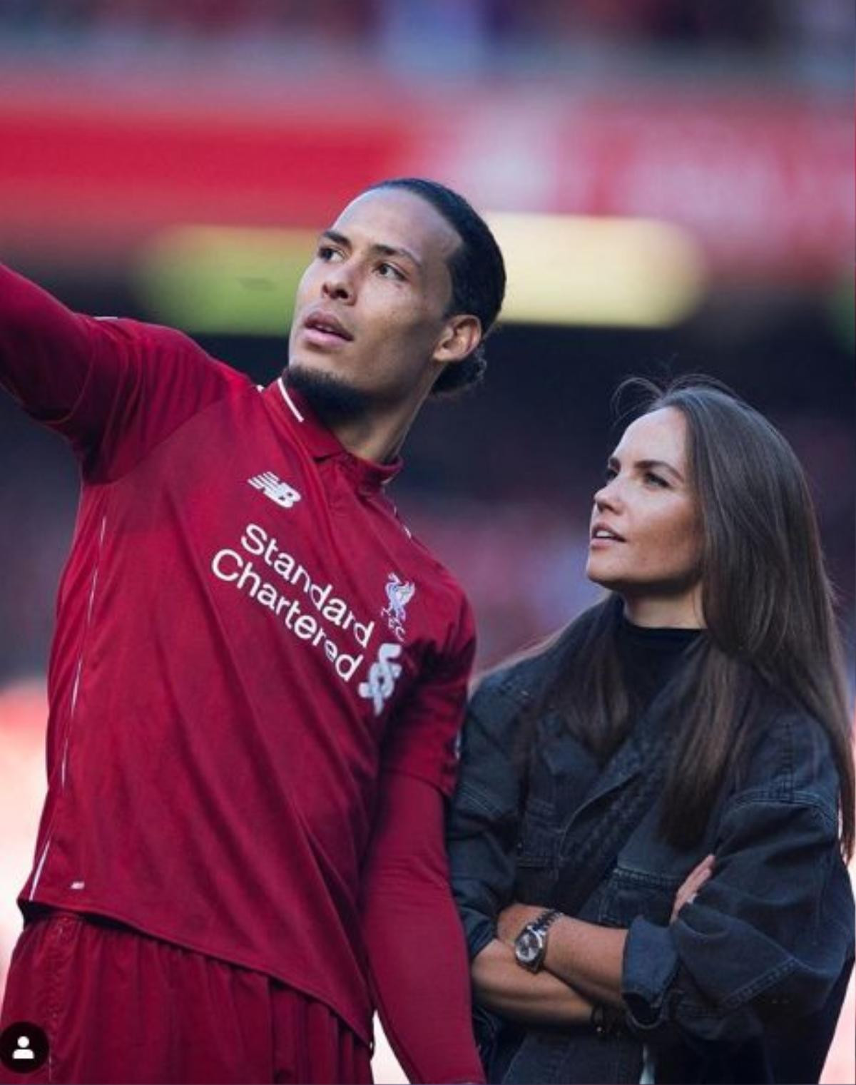 Van Dijk và chuyện tình đẹp như mơ với cô vợ giàu có Ảnh 1