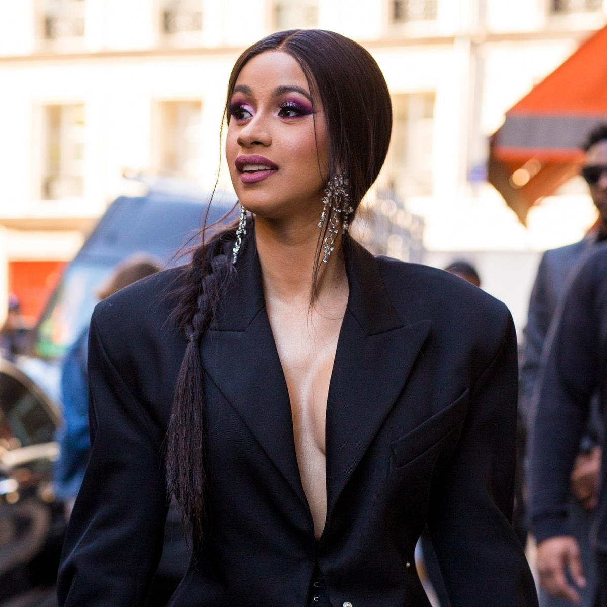 Cardi B khiến fan xôn xao khi tiết lộ mình từng bị quấy rối trong một buổi chụp ảnh Ảnh 3