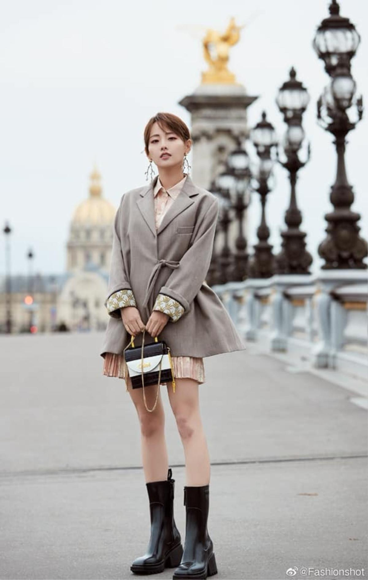 Quên Angelababy đi, mỹ nhân hai con Trương Gia Nghê mới là niềm tự hào châu Á tại Tuần lễ thời trang Paris Ảnh 2