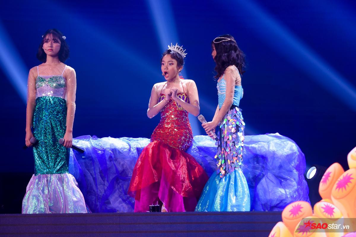 Không hát dân ca, Quỳnh Anh diễn xuất sắc vai 'Nữ hoàng Biển cả': Viên ngọc sáng của The Voice Kids 2019 Ảnh 6