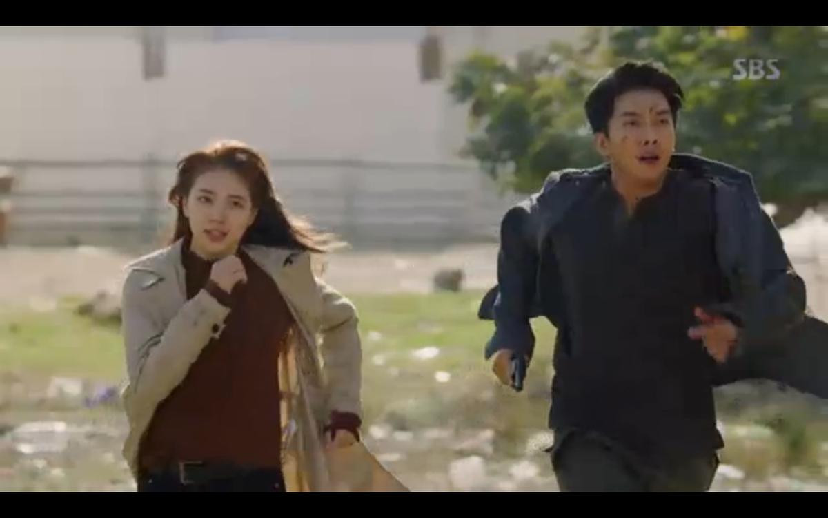 Phim 'Vagabond' tập 3: Vừa thoát khỏi khủng bố truy giết Lee Seung Gi đã thổ lộ tình cảm với Suzy? Ảnh 24