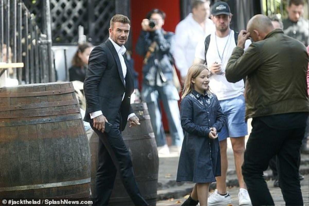 Vợ chồng David Beckham 'bình thản' đưa con gái út đi chơi riêng giữa tin đồn hôn nhân lục đục Ảnh 4