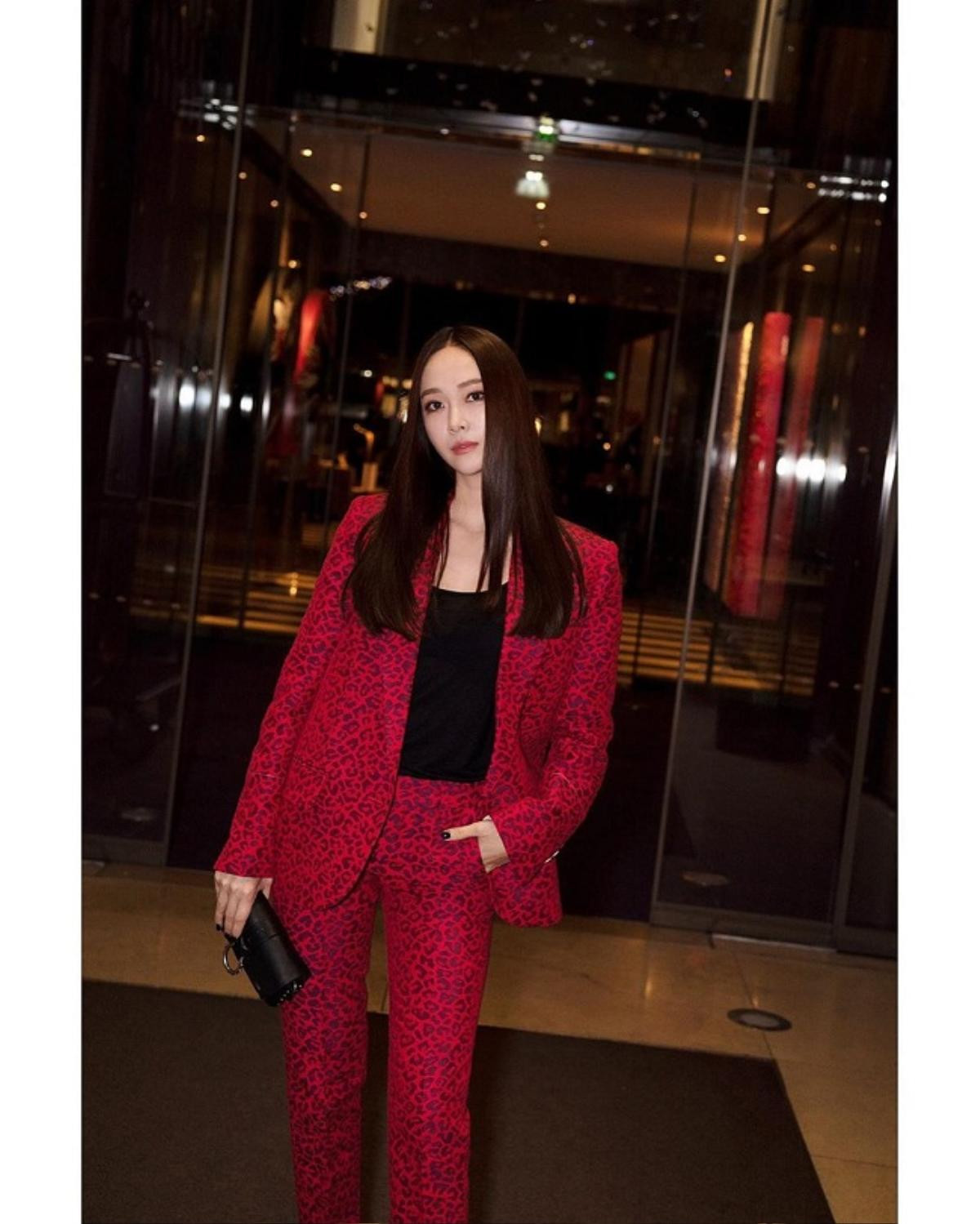 Bị dìm hàng ở NYFW, Jessica Jung quyết tâm 'phục thù' trong lọat bộ cánh sang chảnh tại Paris Fashion Week Ảnh 5