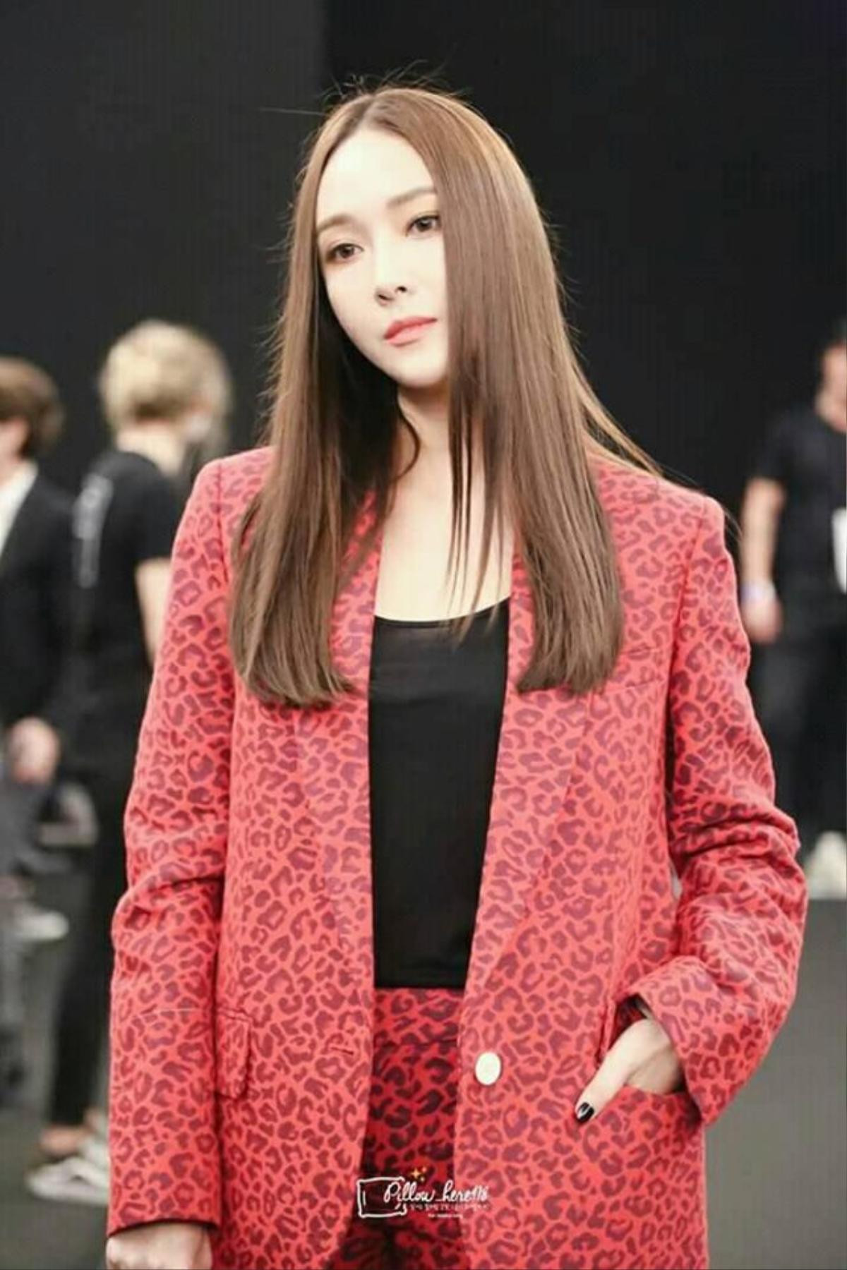 Bị dìm hàng ở NYFW, Jessica Jung quyết tâm 'phục thù' trong lọat bộ cánh sang chảnh tại Paris Fashion Week Ảnh 7