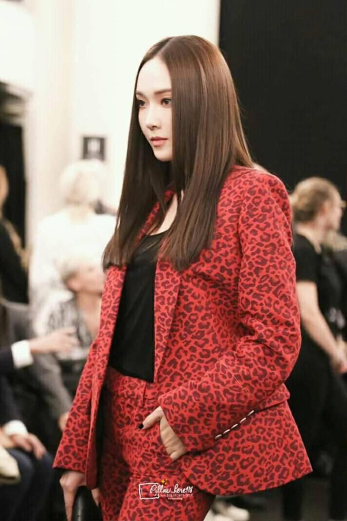 Bị dìm hàng ở NYFW, Jessica Jung quyết tâm 'phục thù' trong lọat bộ cánh sang chảnh tại Paris Fashion Week Ảnh 6