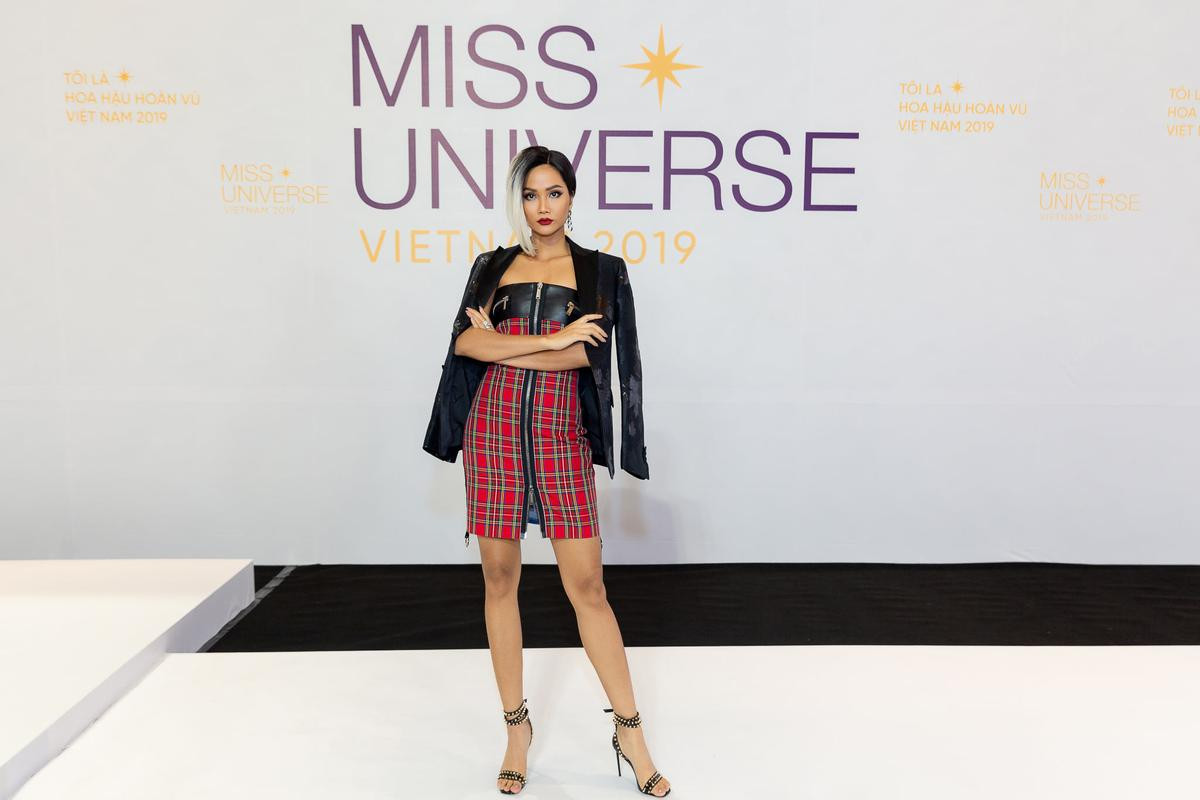 H'Hen Niê rút lui 'về quê trồng rau', Võ Hoàng Yến 'cân drama' Miss Universe Vietnam 2019? Ảnh 5