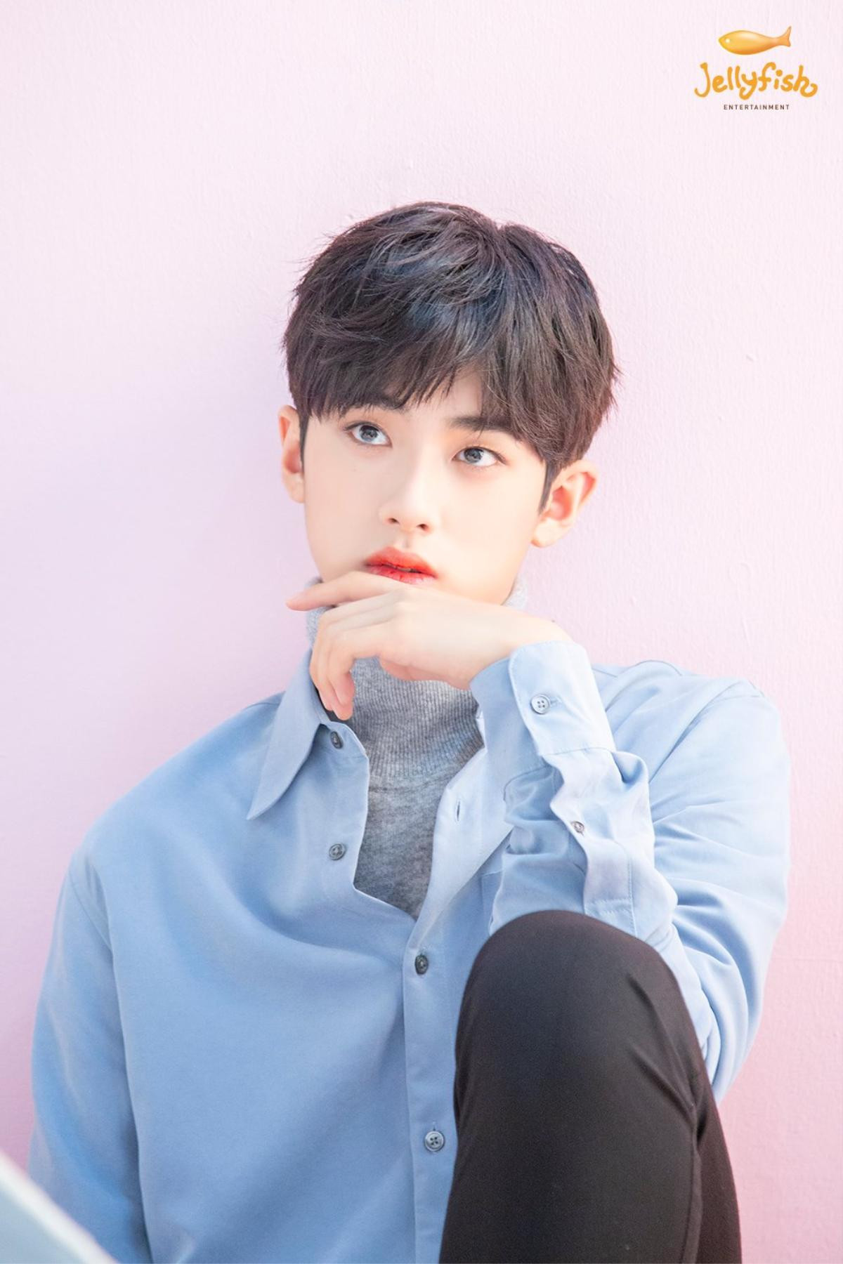 Khiến nam nhân rung động, 100 khoảnh khắc Kim Min Kyu (Produce X 101) xinh hơn idol nữ khi quảng cáo son phấn Ảnh 26