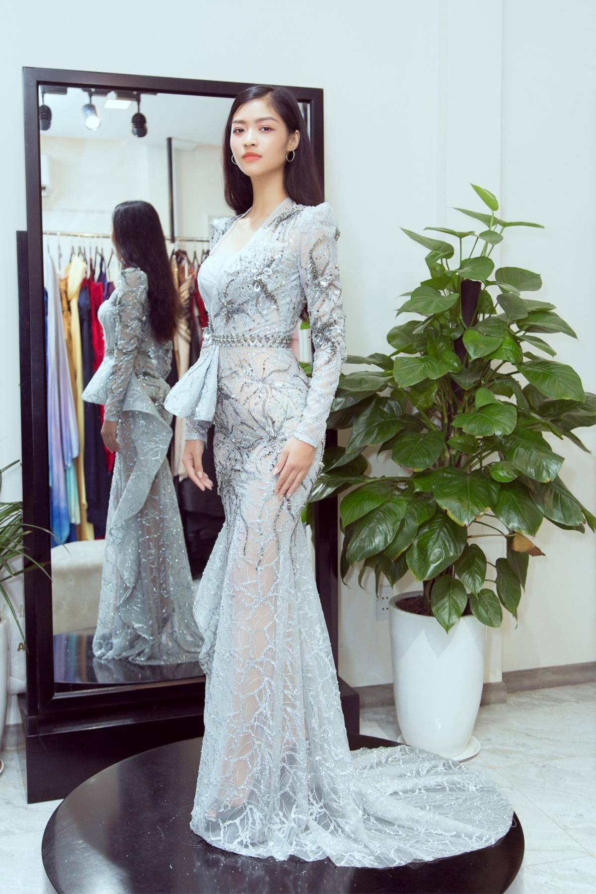 Thử nhẹ váy dự thi Miss Grand International, Kiều Loan lộ rõ 3 vòng 'chuẩn đét' Ảnh 3