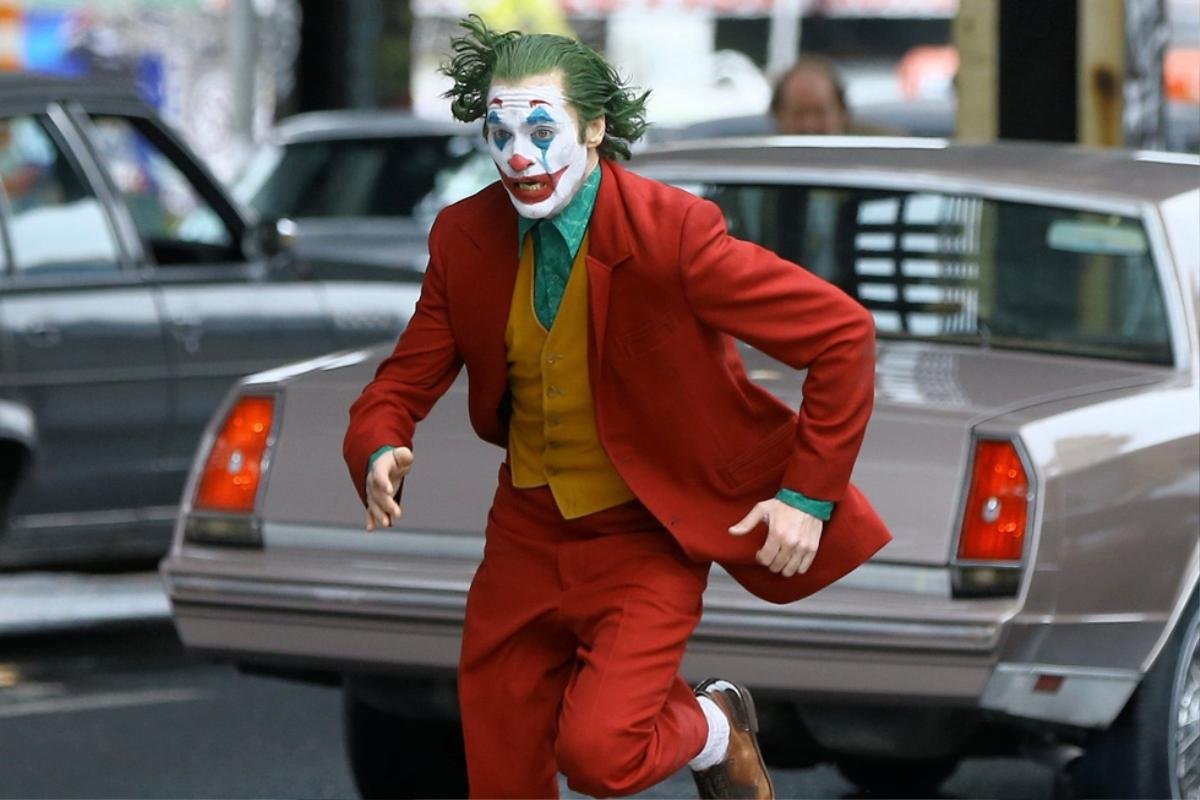 Cảnh sát New York tuần tra bên ngoài các rạp chiếu phim Joker vì lo sợ thảm kịch! Ảnh 3