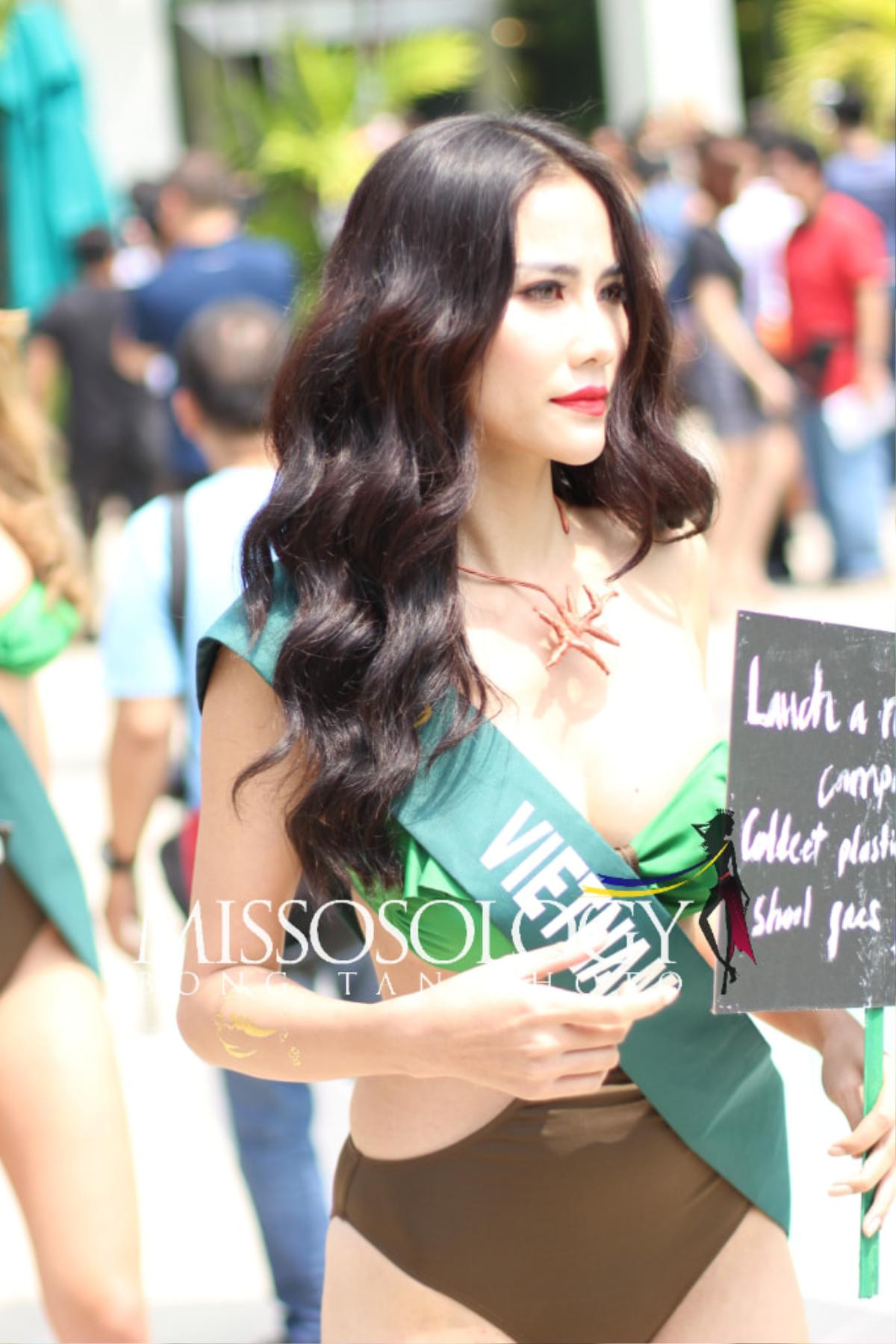 Hoàng Hạnh nỗ lực nói tiếng Anh, tự hào giới thiệu ý nghĩa của hoa sen tại Miss Earth 2019 Ảnh 4