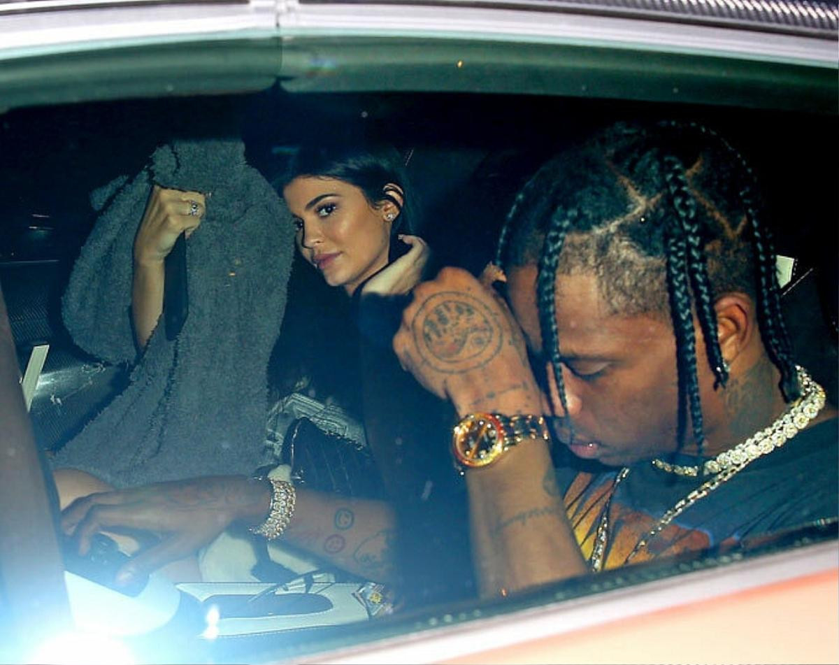 Kylie Jenner đến gặp người yêu cũ trong đêm sau tin đồn chia tay Travis Scott Ảnh 7