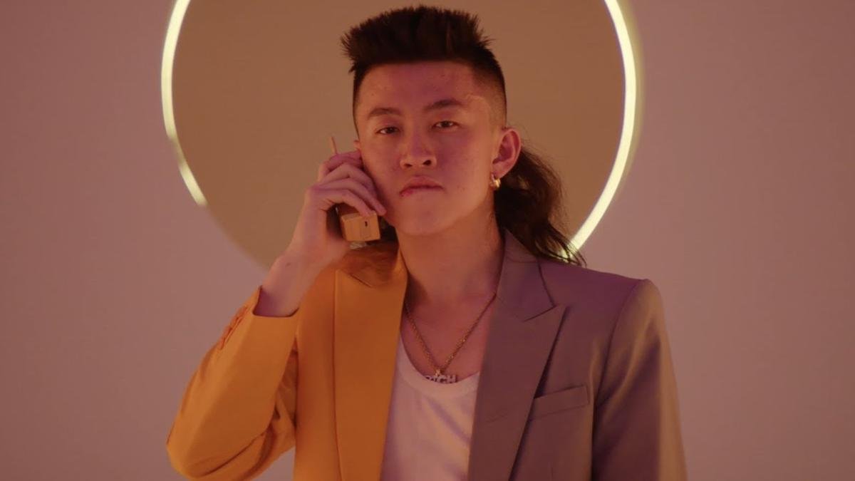 Xem ngay MV These Nights: Một sản phẩm cực 'Tây' từ Chungha (I.O.I) và Rich Brian Ảnh 6