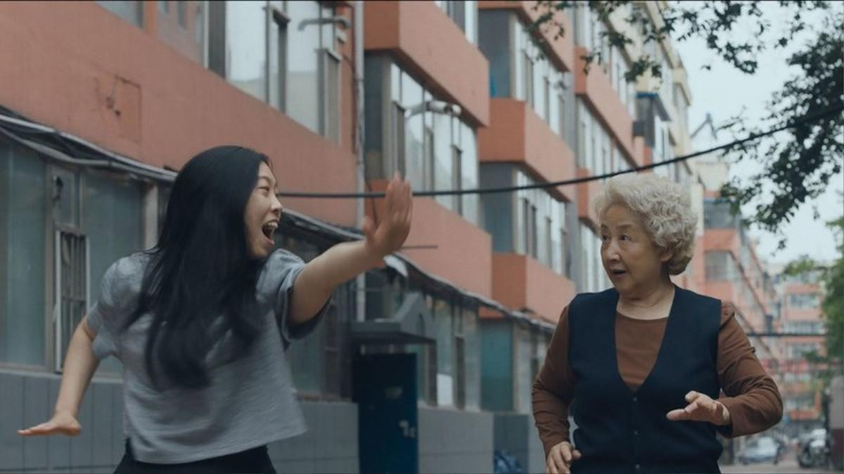 'The Farewell': Lời nói dối không phải lúc nào cũng sai, nó có thể là cách nói khác của lời từ biệt Ảnh 6