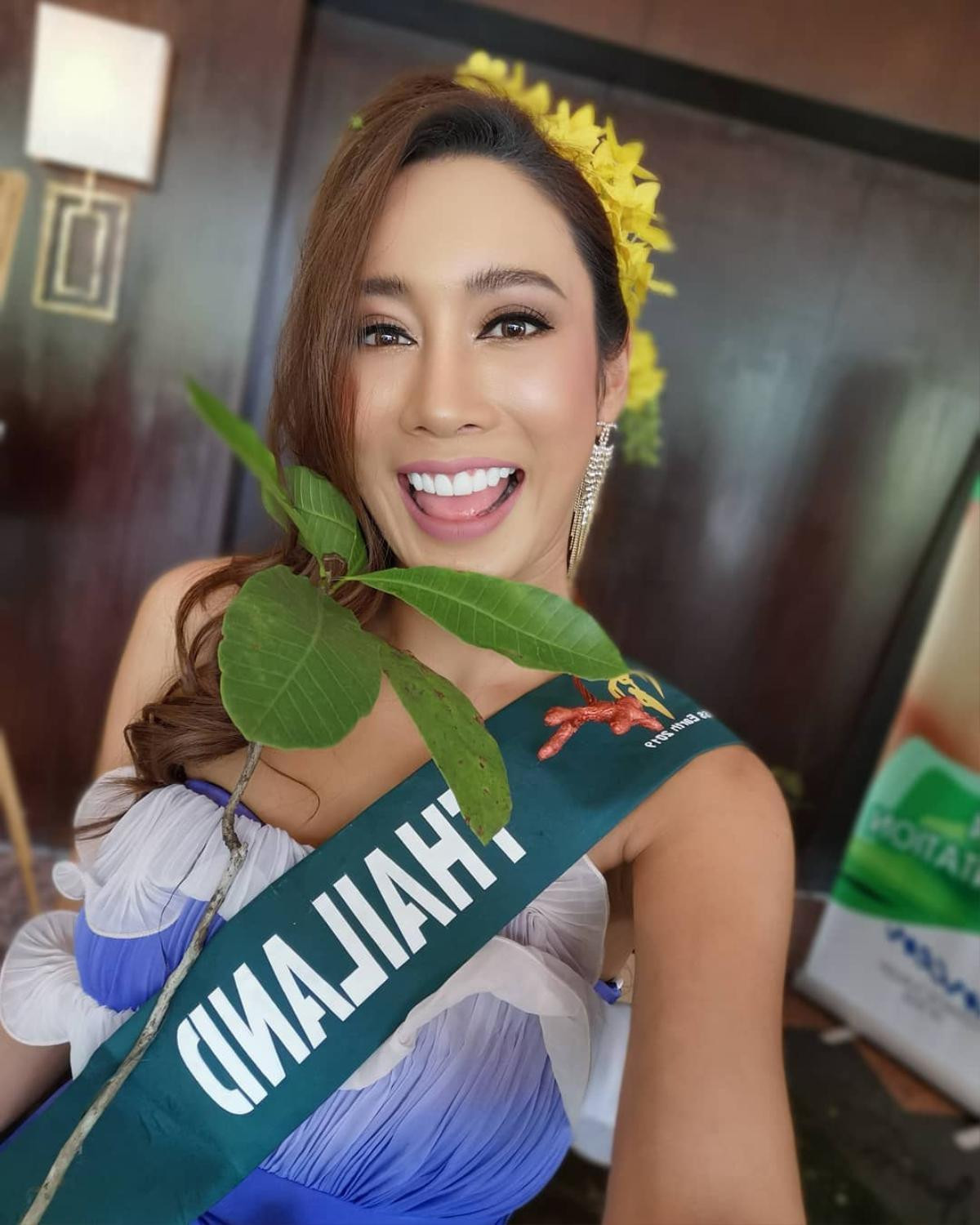 Hy hữu: Bị rách mông vì ham hố bơm quá tay, Hoa hậu Thái Lan phải tức tốc đi 'vá' để thi Miss Earth Ảnh 4