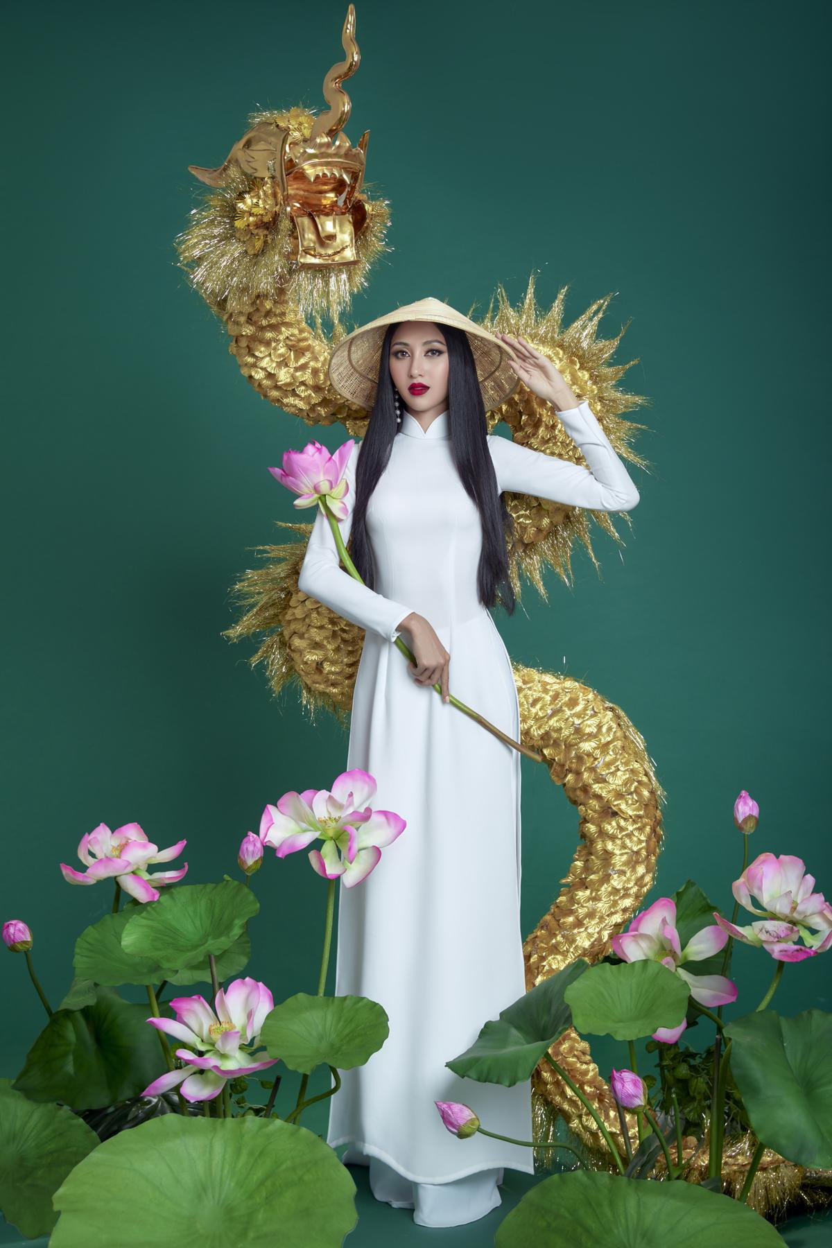 Thu Hiền diện áo dài trắng, mang rồng vàng quyền lực thi National Costume - Miss Asia Pacific Int' 2019 Ảnh 3