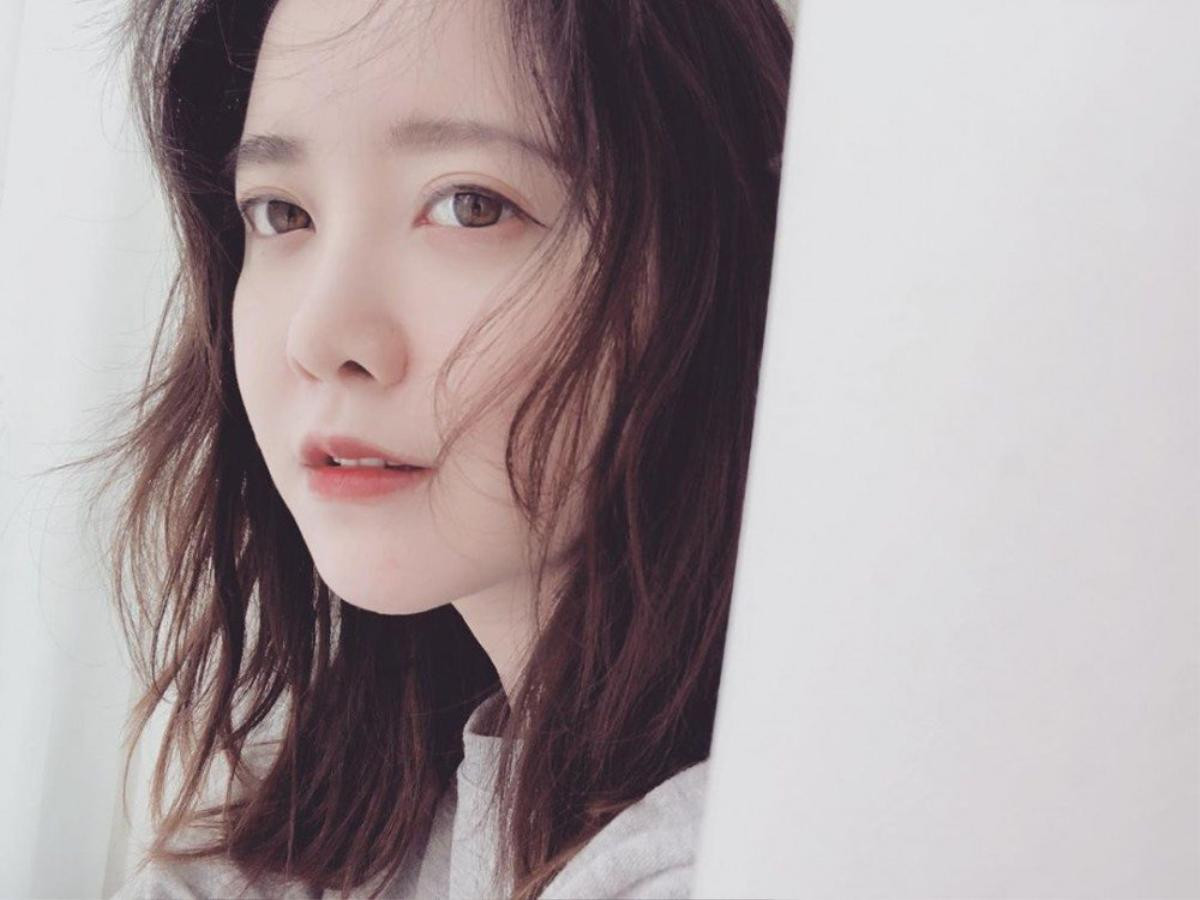 Loạt hình ảnh của Ahn Jae Hyun trên phim trường - Goo Hye Sun tiếp tục bị K-net chỉ trích khi chia sẻ bài viết mới Ảnh 6