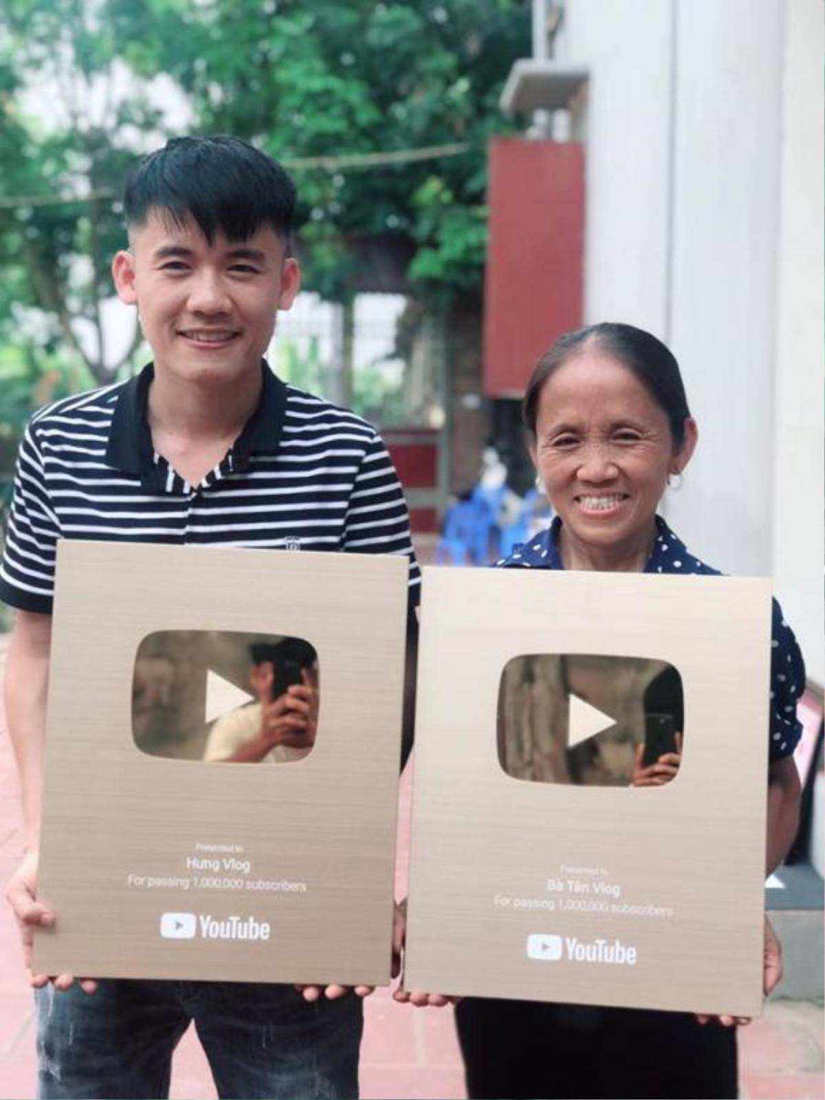 Con trai bà Tân Vlog bị cộng đồng mạng kêu gọi tẩy chay vì đăng tải clip làm thịt chó Ảnh 4