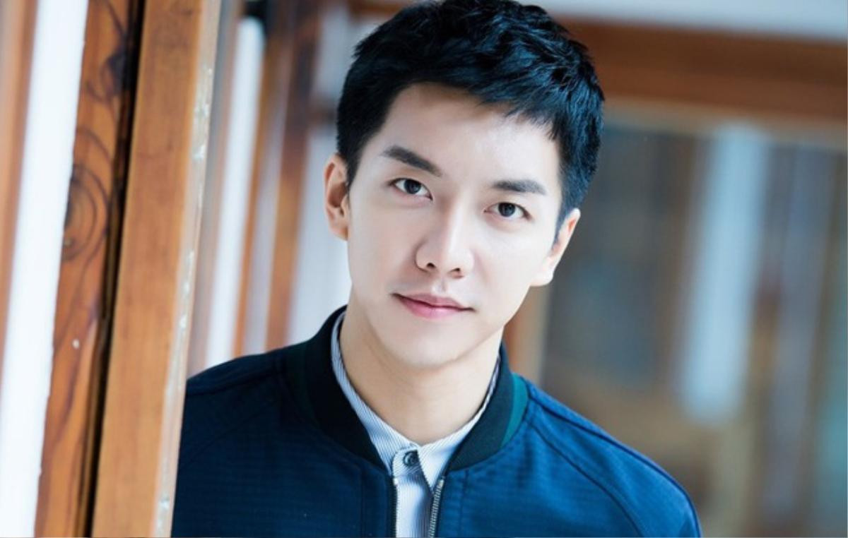 Lee Seung-Gi bắt đầu hành trình gặp gỡ người hâm mộ châu Á từ Singapore Ảnh 4