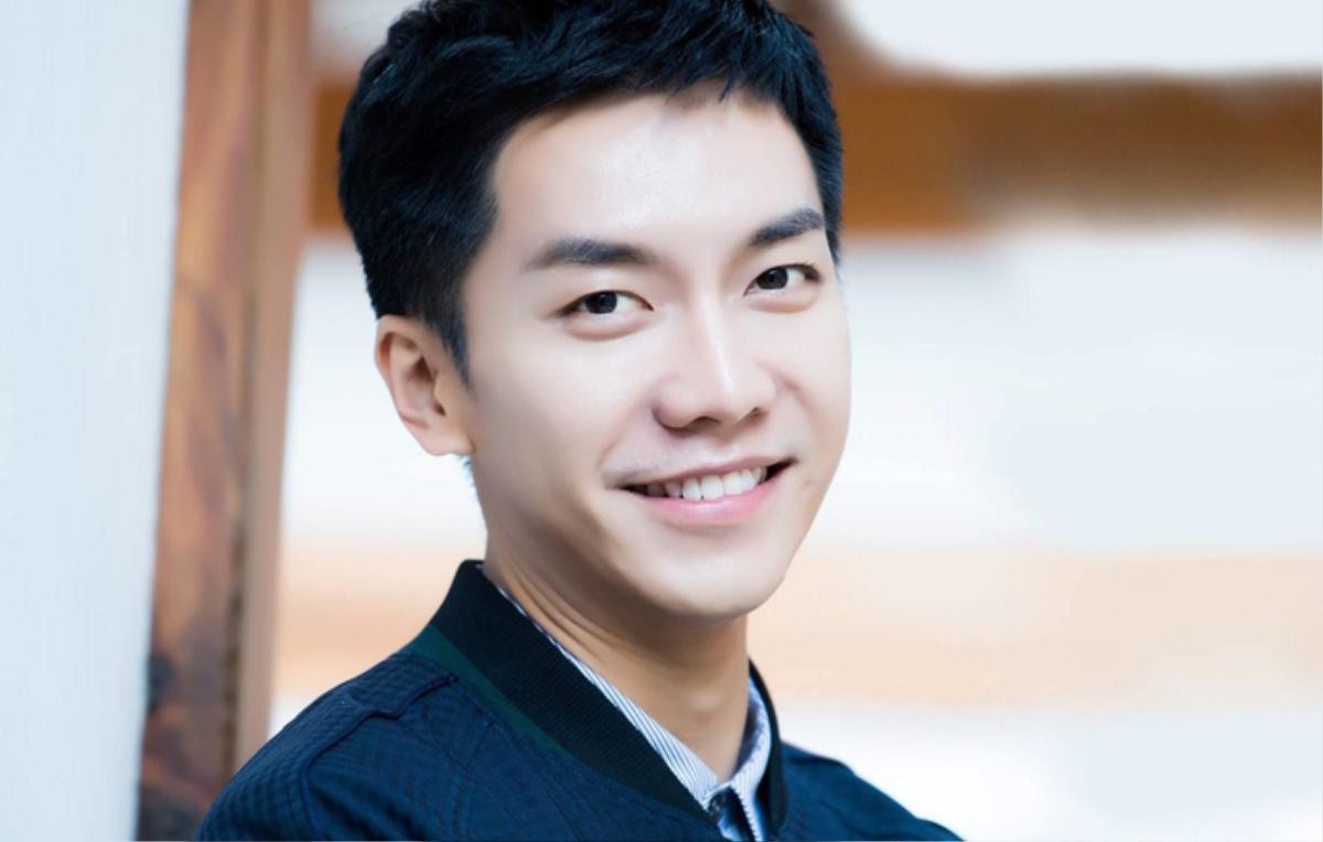 Lee Seung-Gi bắt đầu hành trình gặp gỡ người hâm mộ châu Á từ Singapore Ảnh 1