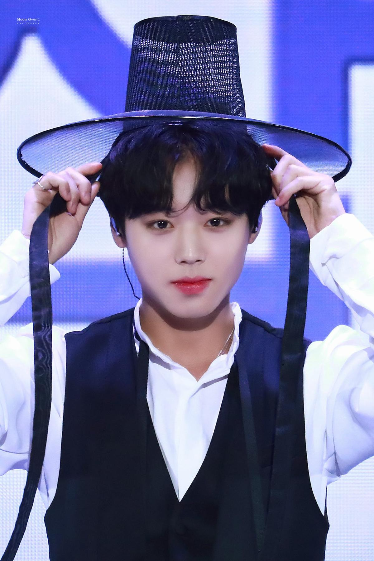 Không còn nói suông, công ty chủ quản 'tiên tử nháy mắt' Park Jihoon (Wanna One) chính thức khởi kiện bình luận ác ý Ảnh 3