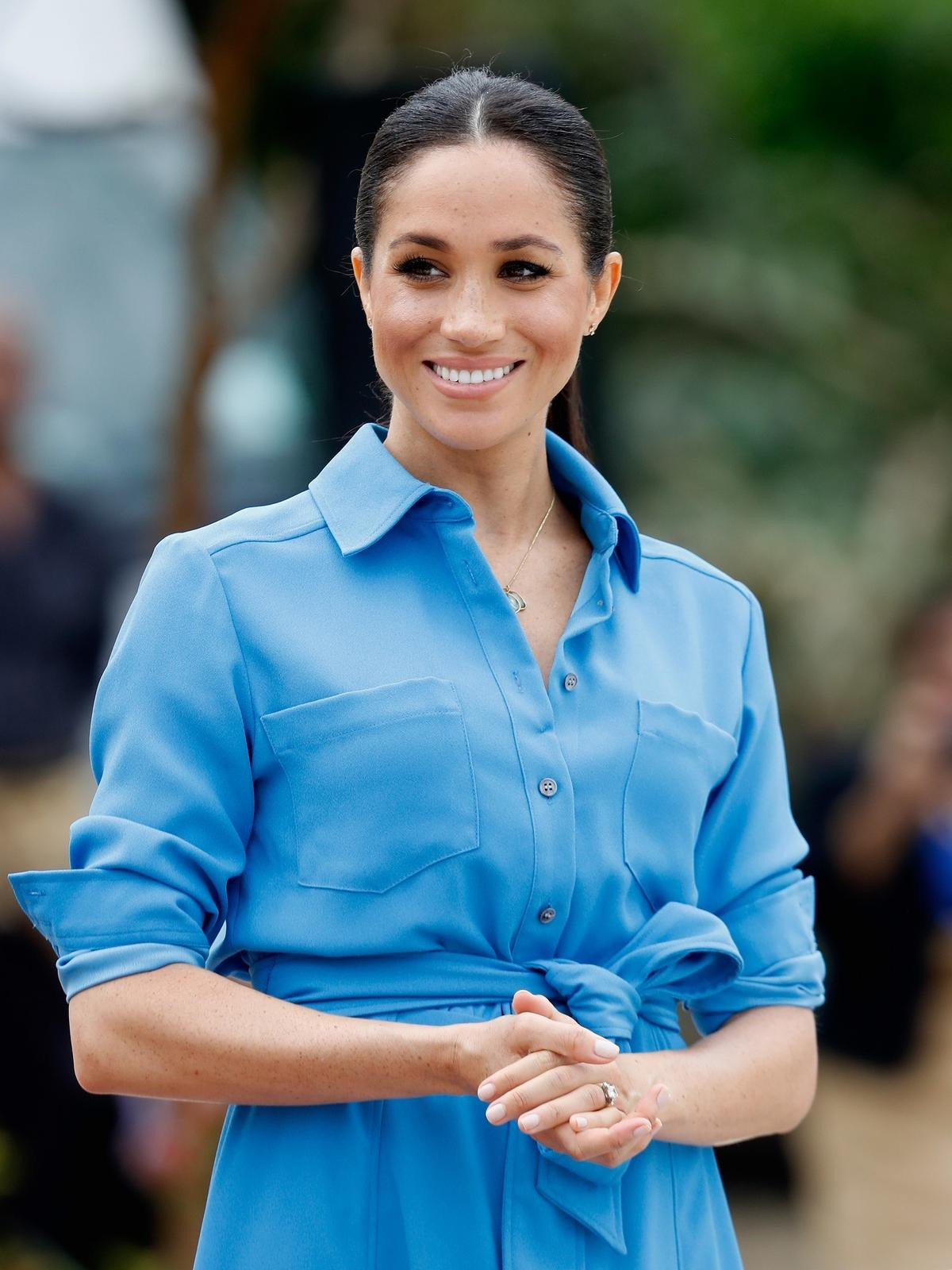 Meghan Markle tự trang điểm lên thảm đỏ 'chanh sả' chẳng kém gì make up artist chuyên nghiệp Ảnh 3