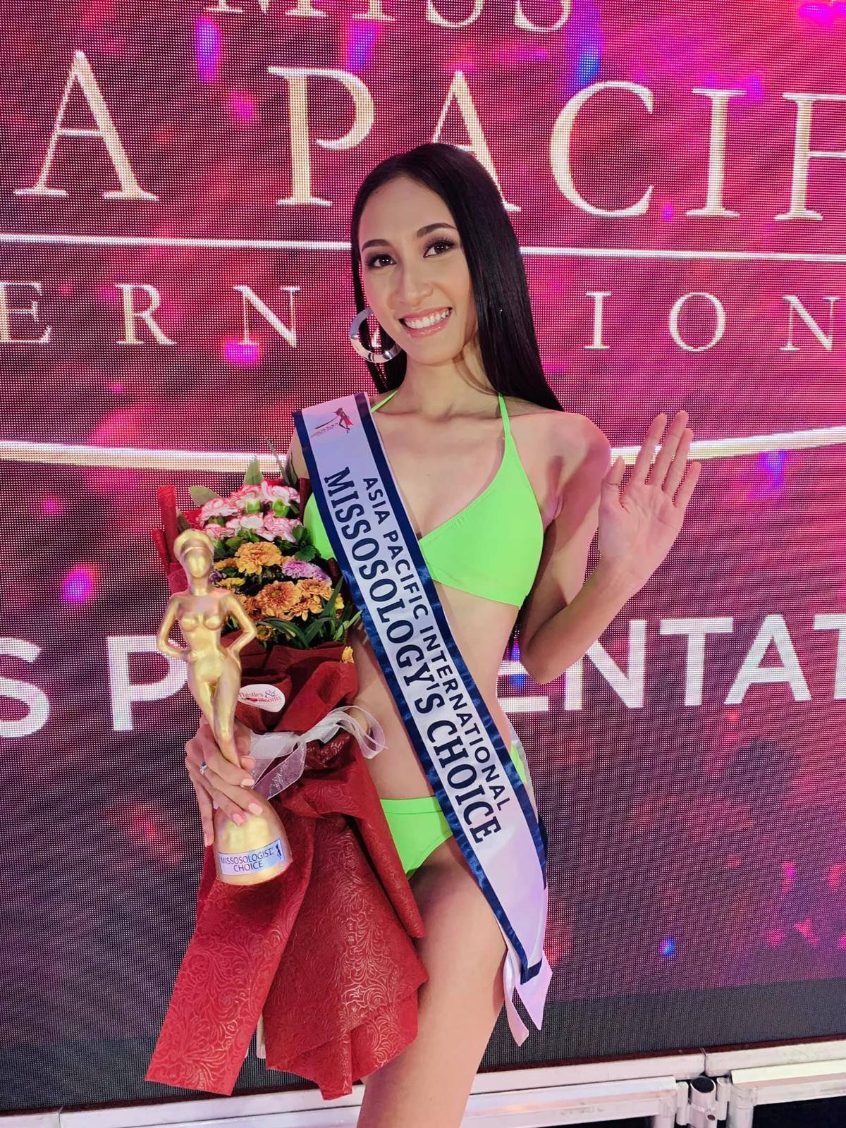 Hết mình vì màu cờ sắc áo, lí do vì sao Thu Hiền ra về tay trắng tại Miss Asia Pacific Int' 2019 Ảnh 2