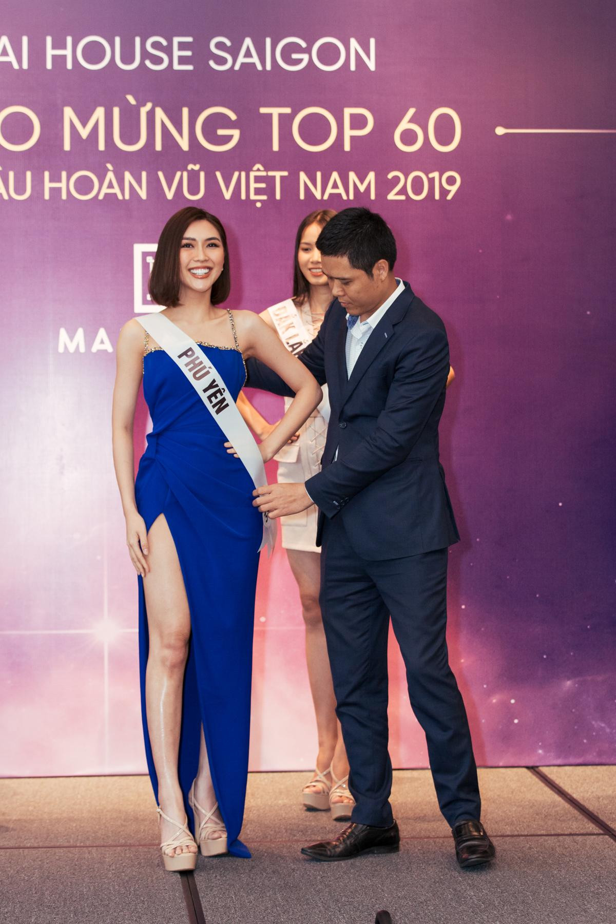 Diện váy đỏ rực quyến rũ, H’Hen Niê đẹp lấn át dàn thí sinh Miss Universe Vietnam 2019 Ảnh 2