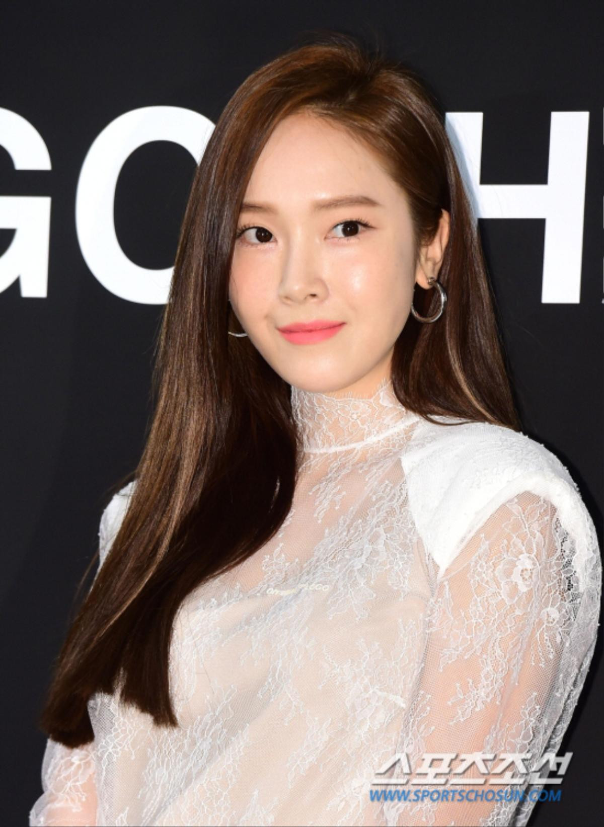 Jessica Jung viết tiểu thuyết về Kpop, Knet bất ngờ gọi tên Goo Hye Sun Ảnh 6