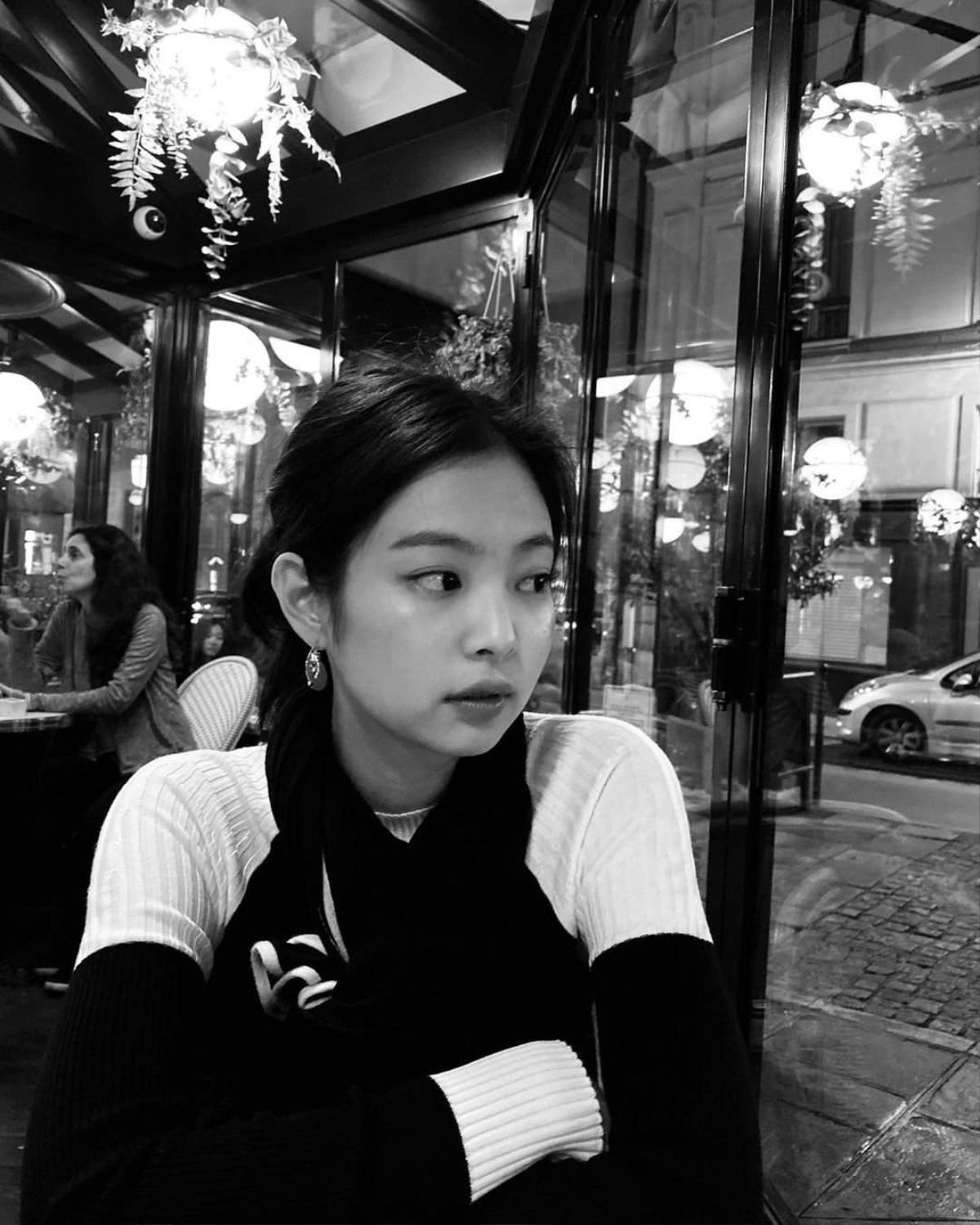 Jennie lại bị chỉ trích đăng ảnh lên Instagram giữa tâm bão scandal đi trễ của BlackPink Ảnh 3