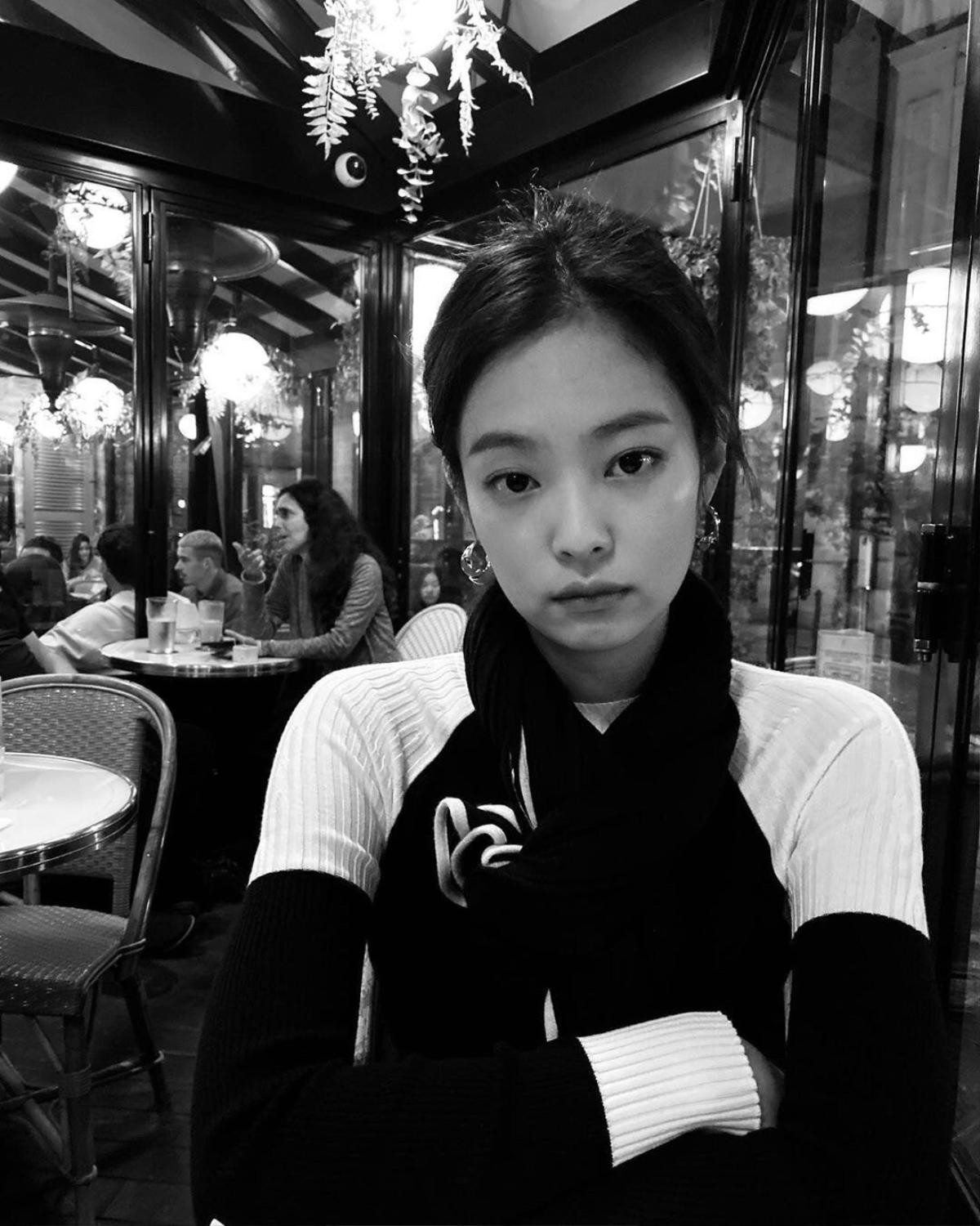 Jennie lại bị chỉ trích đăng ảnh lên Instagram giữa tâm bão scandal đi trễ của BlackPink Ảnh 4