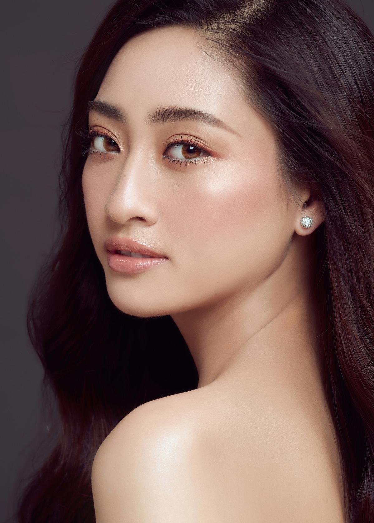 Lương Thùy Linh thể hiện đẳng cấp Miss World Vietnam 2019: Diện đồ basic vẫn 'thần thái' ngời ngời! Ảnh 10