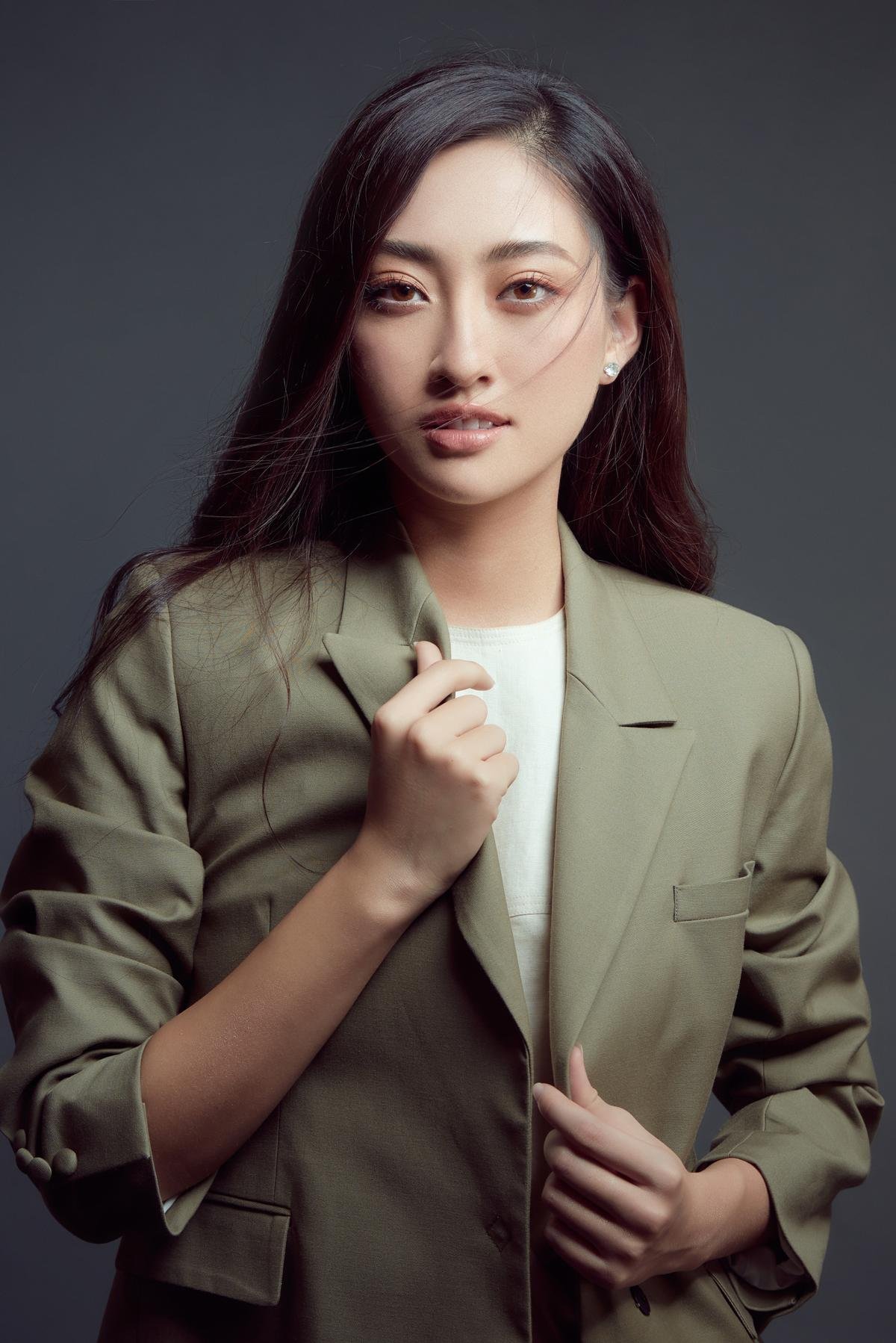 Lương Thùy Linh thể hiện đẳng cấp Miss World Vietnam 2019: Diện đồ basic vẫn 'thần thái' ngời ngời! Ảnh 7