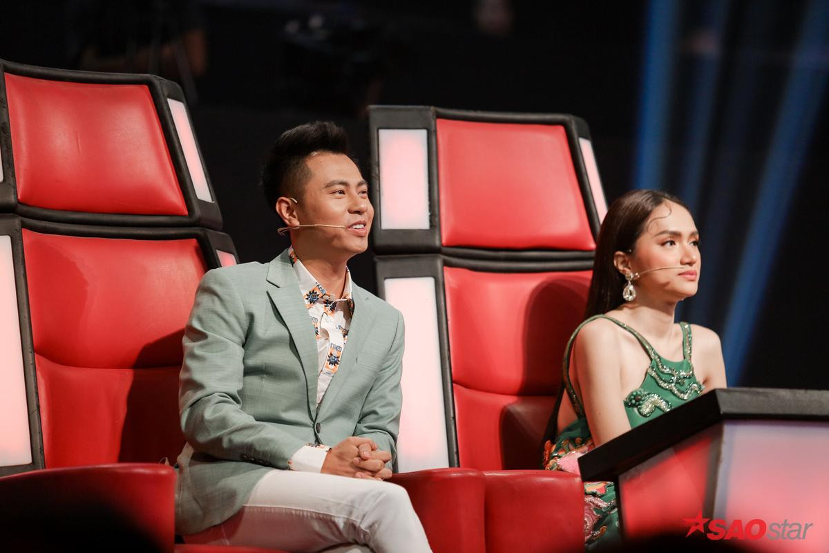 Minh Hằng khoe nội lực giọng hát 'siêu khủng', xuất sắc góp mặt trong Top 6 The Voice Kids 2019 Ảnh 5