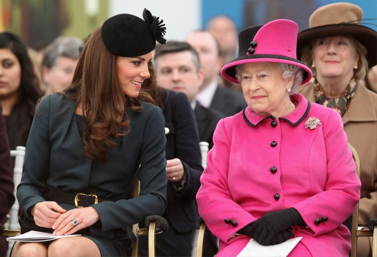 Hành trình từ thường dân đến công nương hoàng gia được triệu người yêu mến của Kate Middleton Ảnh 14