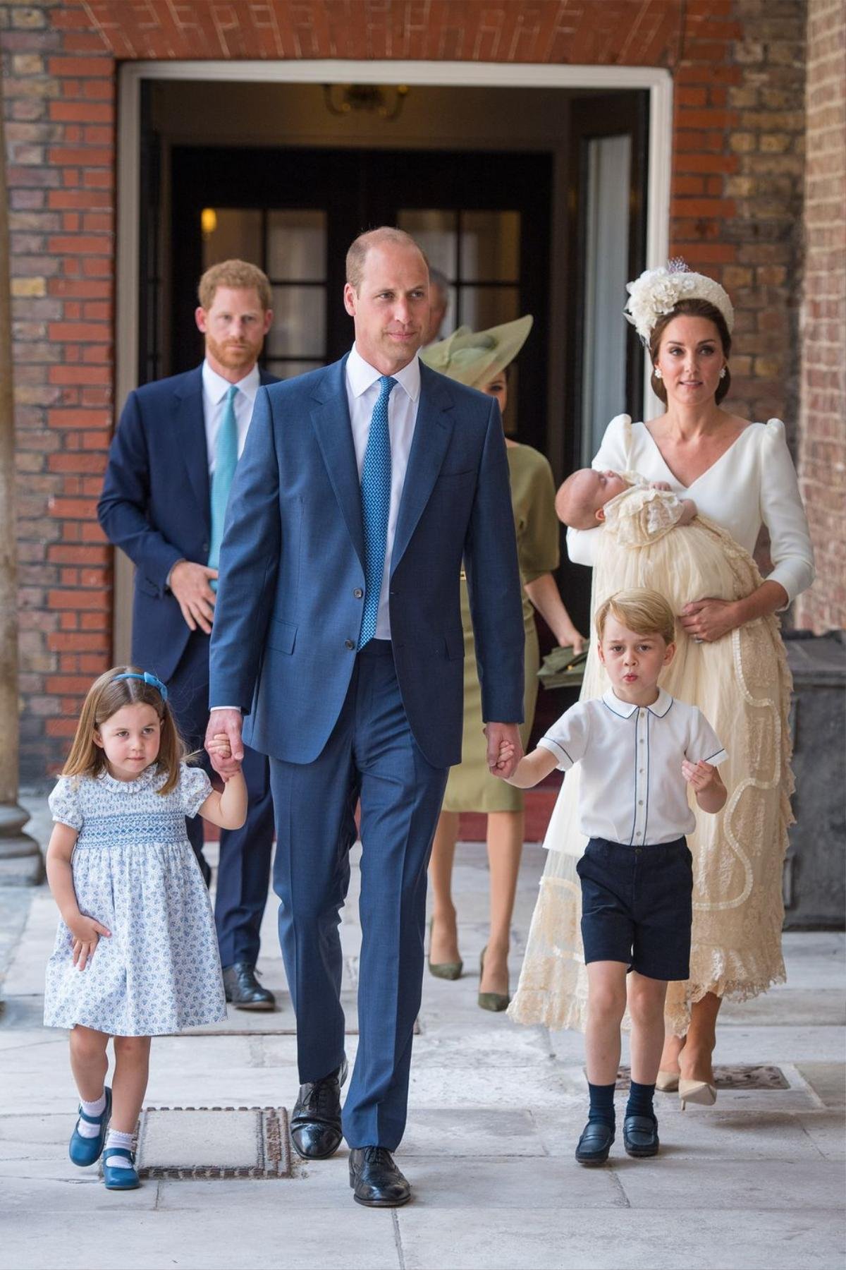 Hành trình từ thường dân đến công nương hoàng gia được triệu người yêu mến của Kate Middleton Ảnh 35