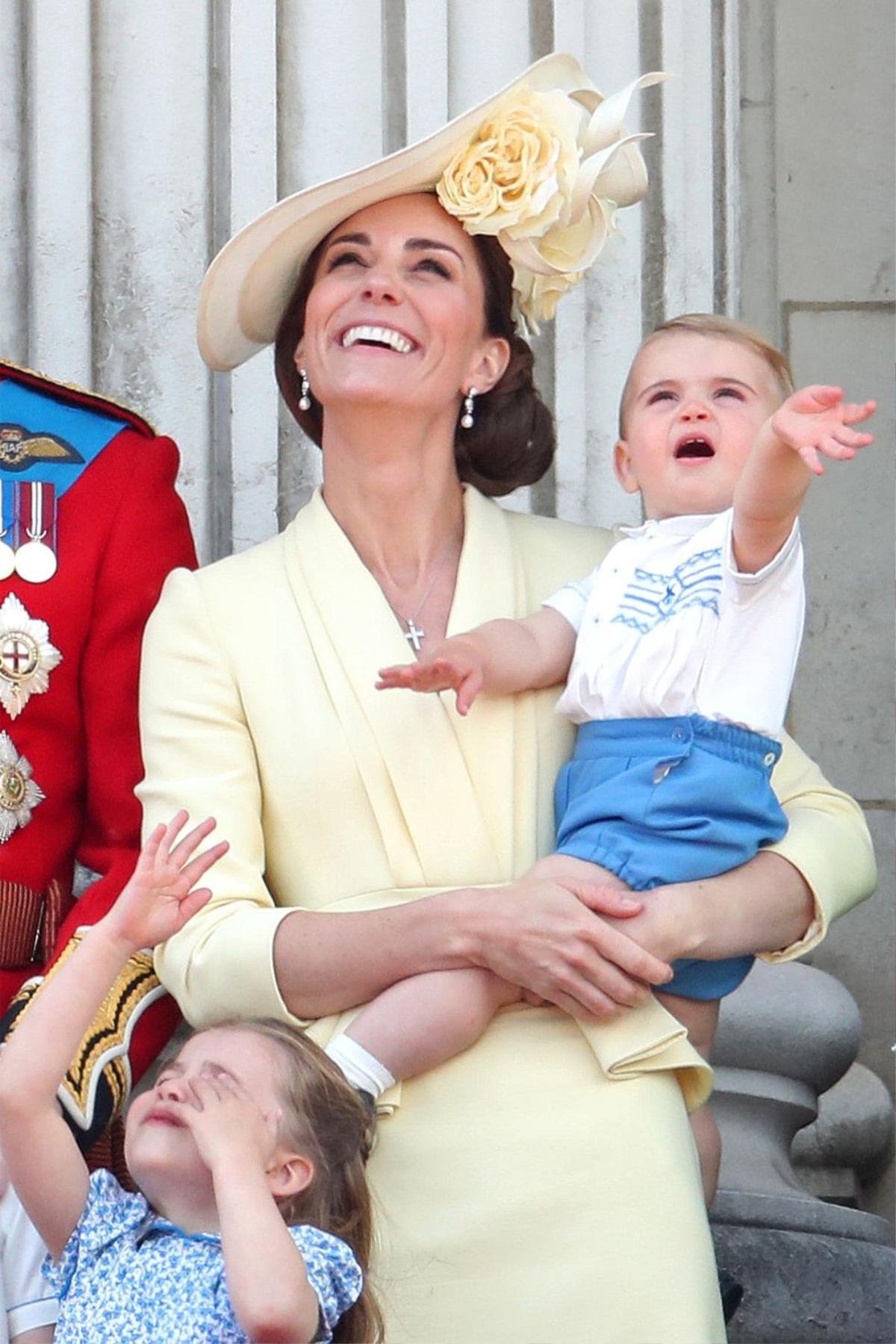 Hành trình từ thường dân đến công nương hoàng gia được triệu người yêu mến của Kate Middleton Ảnh 39