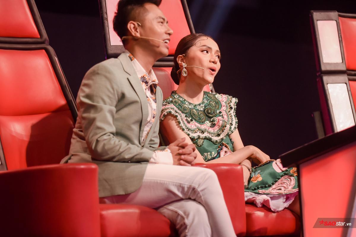 Hương Giang nhảy 'cực sung' trên ghế nóng The Voice Kids như 'thuộc bài hơn cả học trò' Ảnh 2