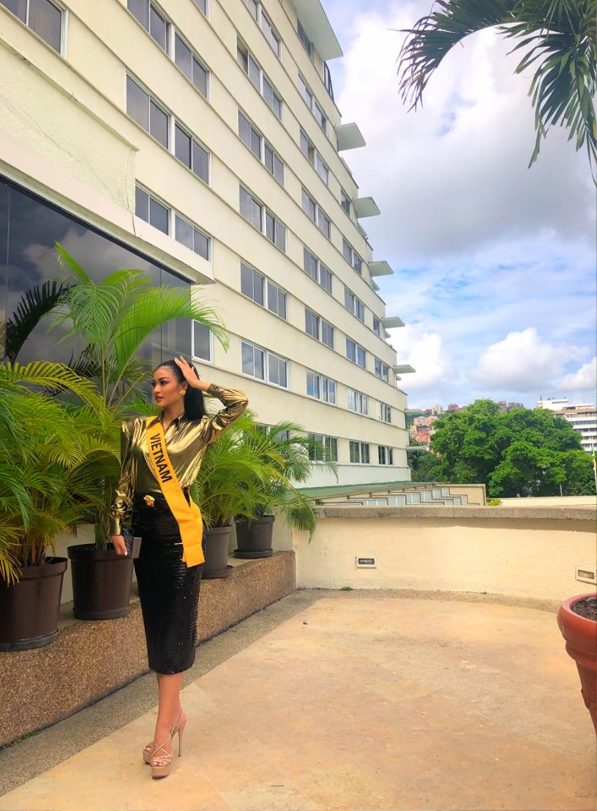 Chọn váy áo cực thông minh, bảo sao Kiều Loan chiếm trọn chú ý tại Miss Grand International 2019 Ảnh 4