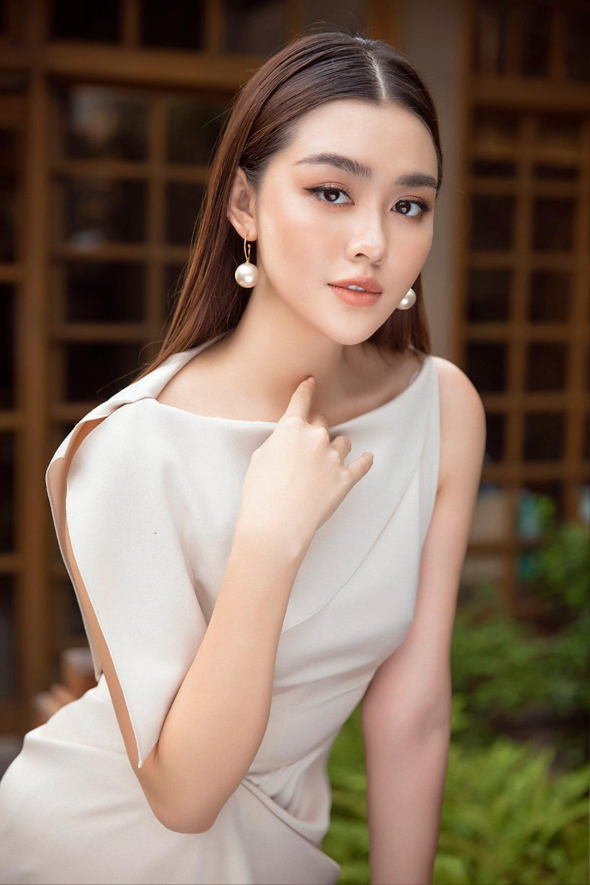 Tan chảy vì nhan sắc hơn người của Á hậu Tường San trước ngày đi thi Miss International 2019 Ảnh 1