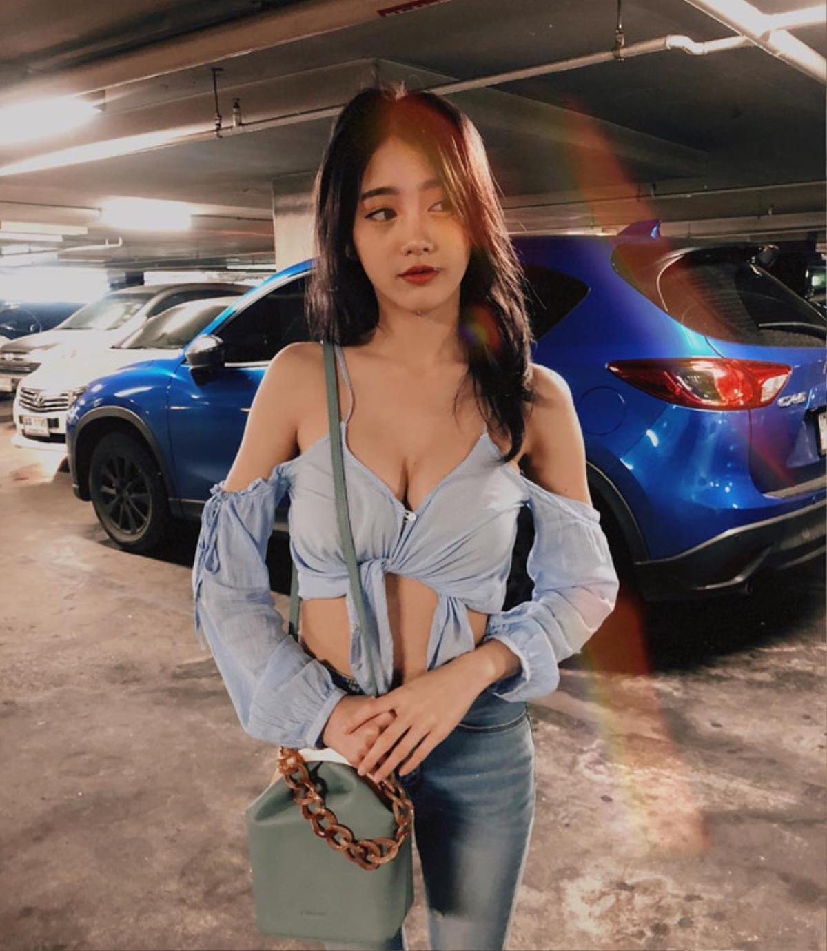 Loạt hotgirl đồng phục Thái Lan khiến fan 'sửng sốt' với phong cách 'người lớn' gợi cảm chết người Ảnh 3