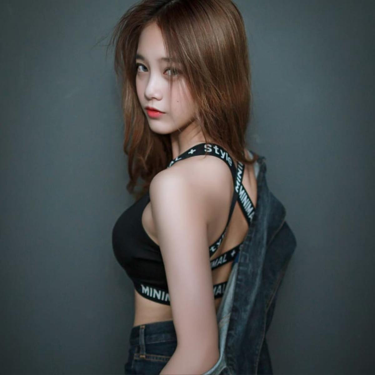 Loạt hotgirl đồng phục Thái Lan khiến fan 'sửng sốt' với phong cách 'người lớn' gợi cảm chết người Ảnh 6