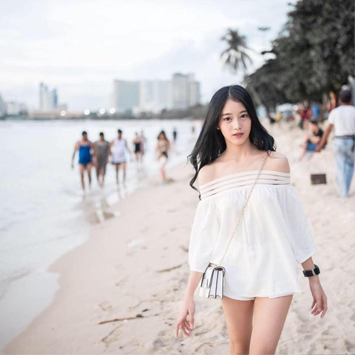 Loạt hotgirl đồng phục Thái Lan khiến fan 'sửng sốt' với phong cách 'người lớn' gợi cảm chết người Ảnh 5