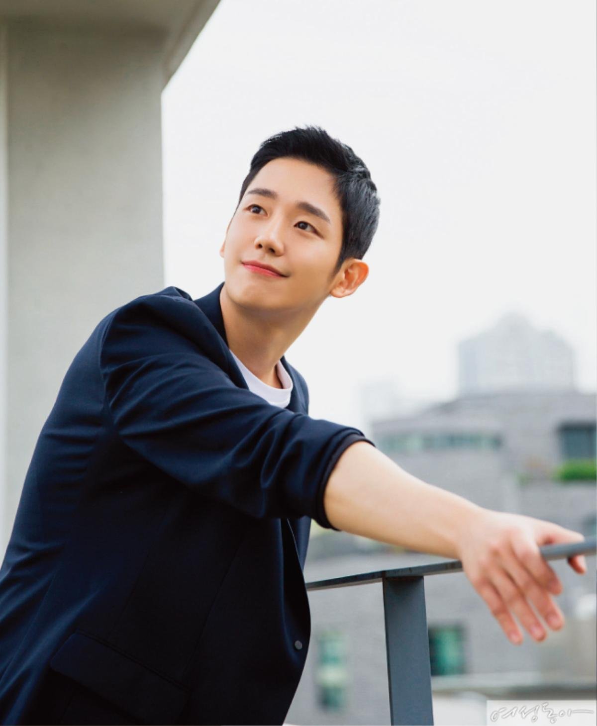 Fan cuồng Jung Hae In ngượng ngùng chia sẻ về Park Jung Min: 'Lặng im bên anh ấy cũng thấy thoải mái!' Ảnh 3