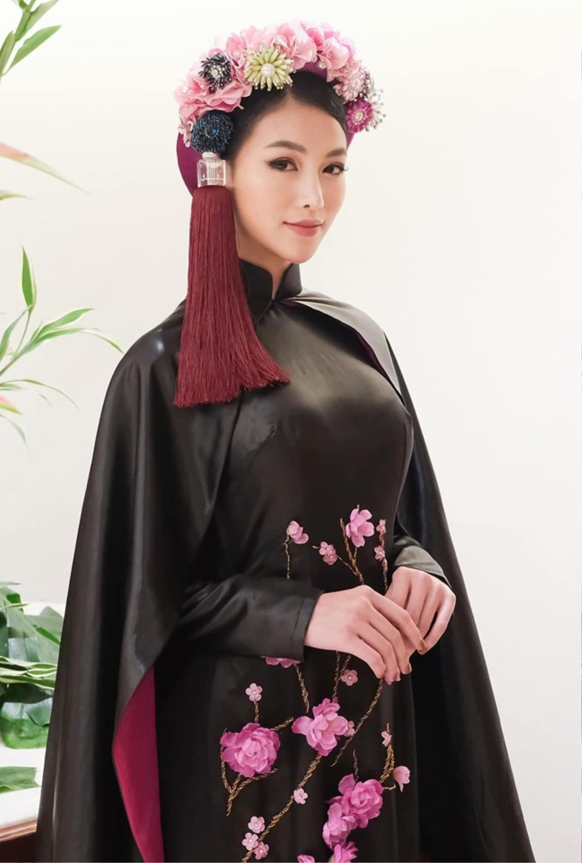 Diện áo dài 'hoành tráng', Phương Khánh đẹp quyền lực ngay đêm National Costume Miss Earth 2019 Ảnh 5