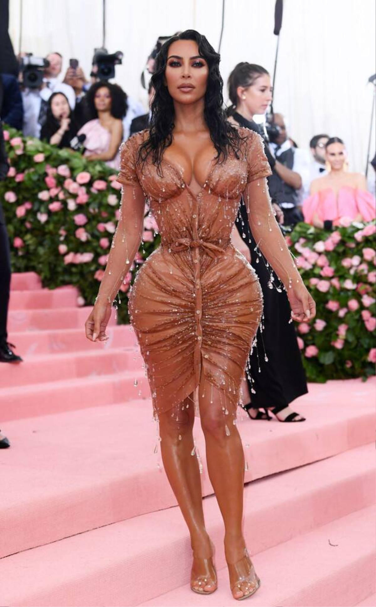 Kim Kardashian cãi nhau với chồng vì bộ trang phục bó sát 'ướt sũng' cô mặc tại Met Gala Ảnh 2