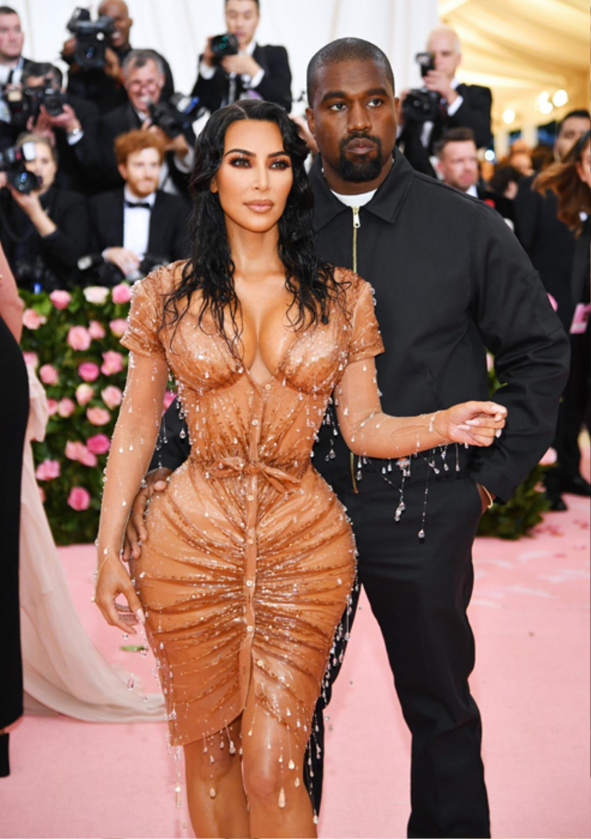 Kim Kardashian cãi nhau với chồng vì bộ trang phục bó sát 'ướt sũng' cô mặc tại Met Gala Ảnh 6